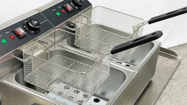 23 in. Commercial Electric Countertop Stainless Steel Deep Fryer 12L 2.5KW - Image 7